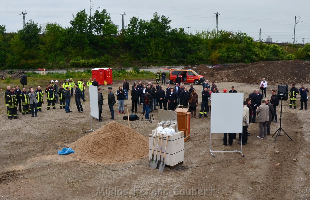 Erster Spatenstich Neues Feuerwehrzentrum Koeln Kalk Gummersbacherstr P065.JPG - Miklos Laubert